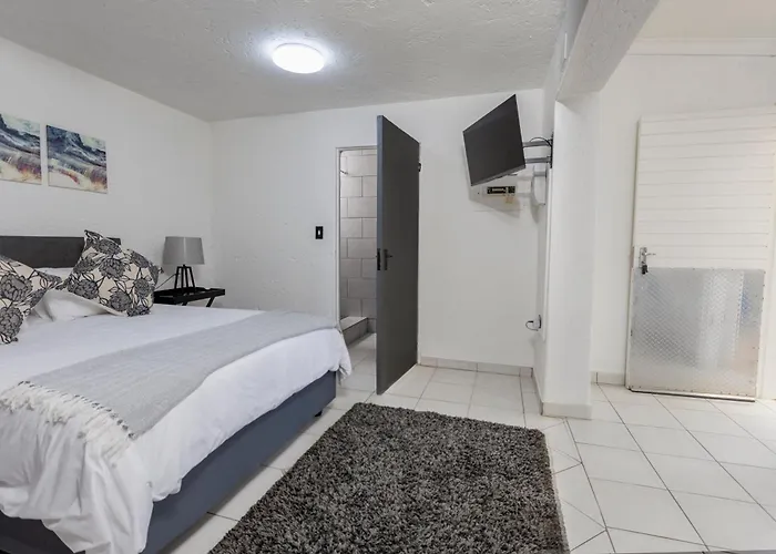 Roslin Apartments